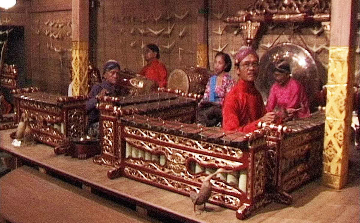 gamelan-2-1200.jpg